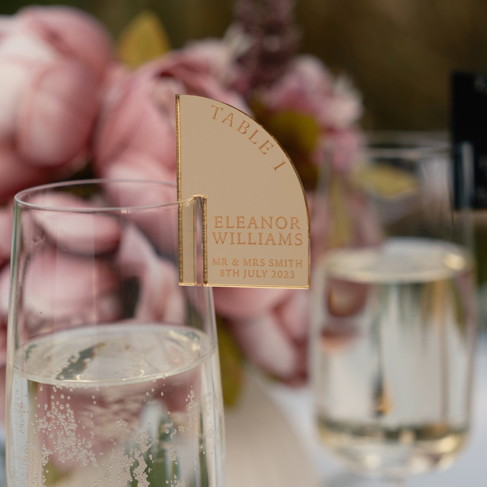 10/30/50 個パーソナライズされたアクリル結婚式の名前 - Cocktail Recipe Book のレビューと価格